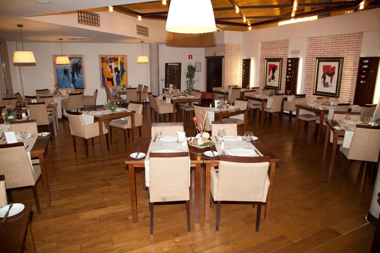 Hotel Isla De La Garena Alcala de Henares Restaurant photo